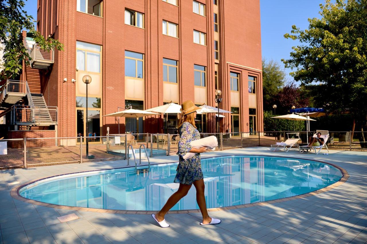 Novotel Torino Corso Giulio Cesare Exteriér fotografie